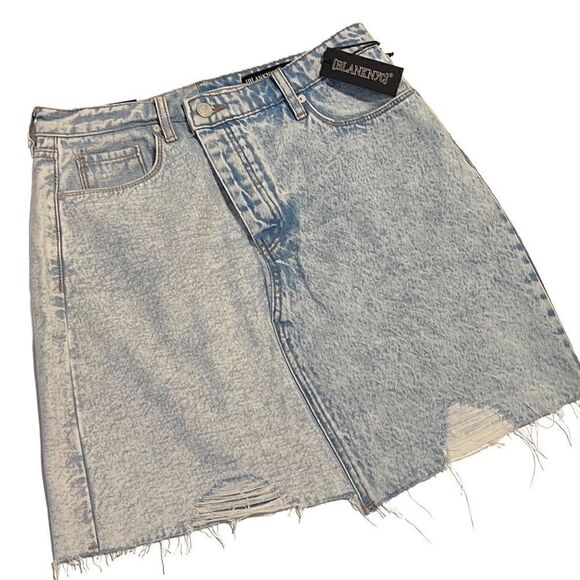 Blank NYC Denim Distressed Raw Hem Pockets Skirt Size 30 NWT - Picture 1 of 11